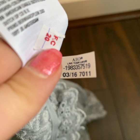 American Eagle Gray Off the Shoulders Eyelet Crop Top - Picture 6 of 6